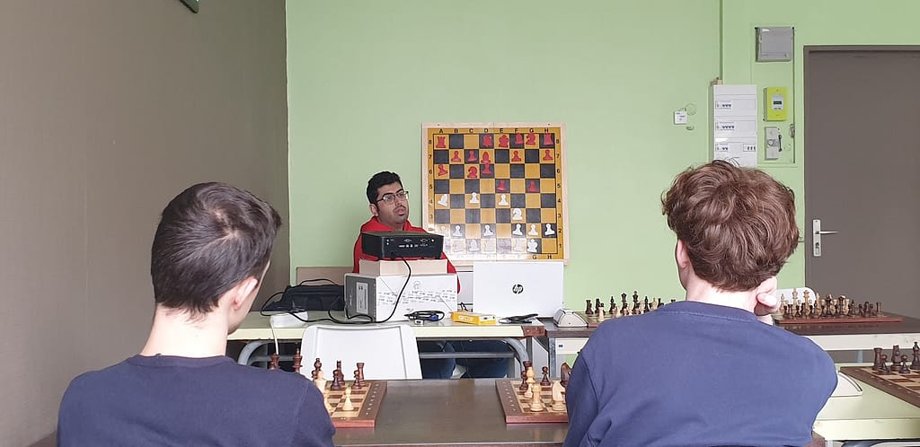 Cours avec le grand maitre Pouya Idani 2 Cours avec le grand maitre Pouya Idani 2
