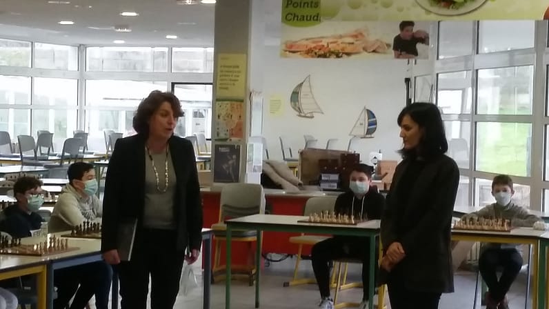 Simultanée de Mitra au collège Penn Ar C'hleuz 3 Simultanée de Mitra au collège Penn Ar C'hleuz 3